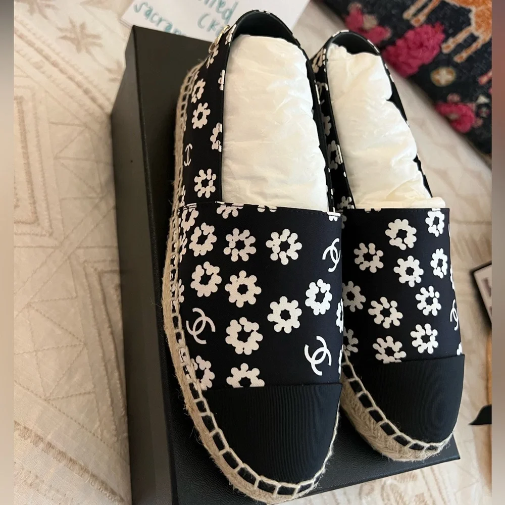BNIB  22P Chanel floral espadrilles size 37 - Picture 10 of 10